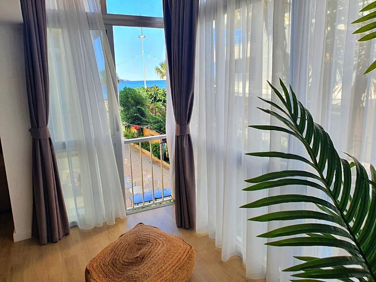 First Line Beach Beautiful Two Bedrooms بينايدورم المظهر الخارجي الصورة