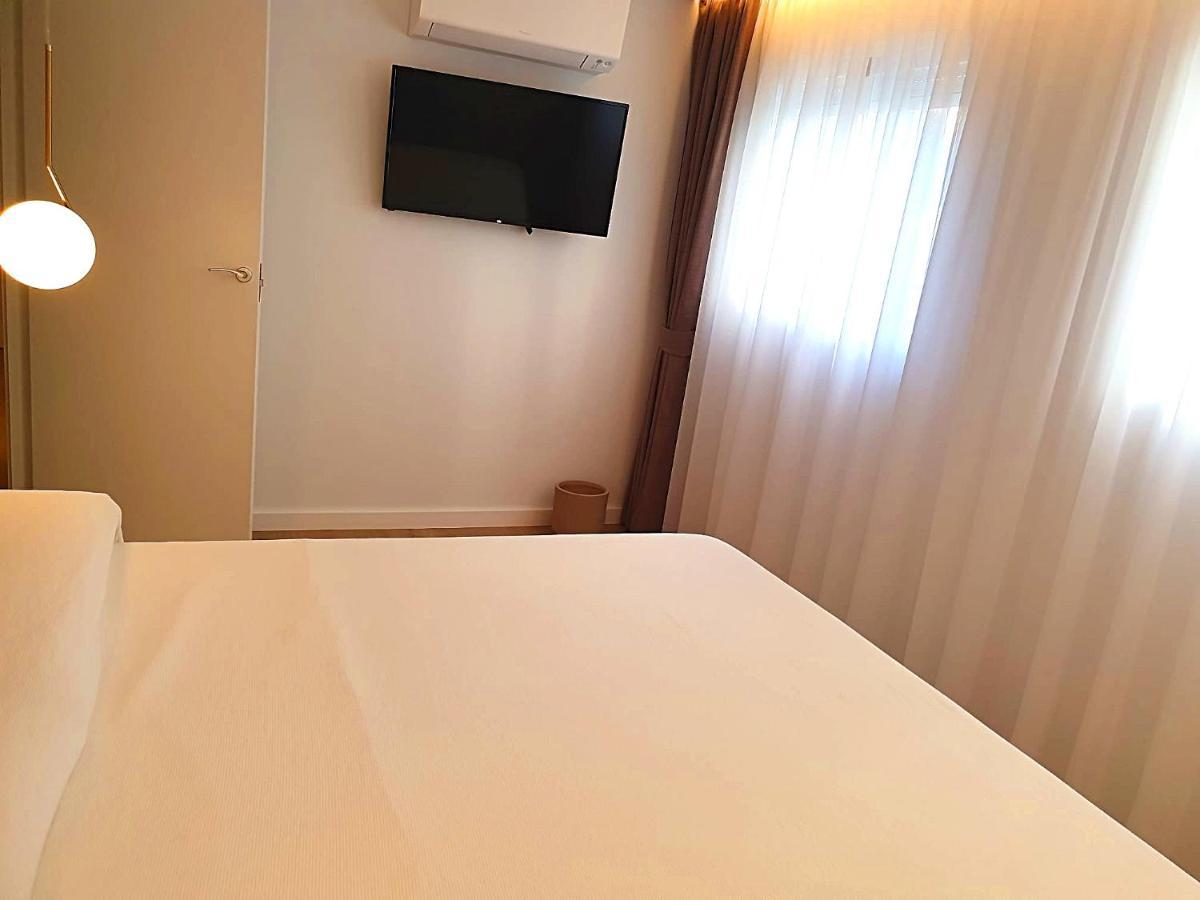 First Line Beach Beautiful Two Bedrooms بينايدورم المظهر الخارجي الصورة