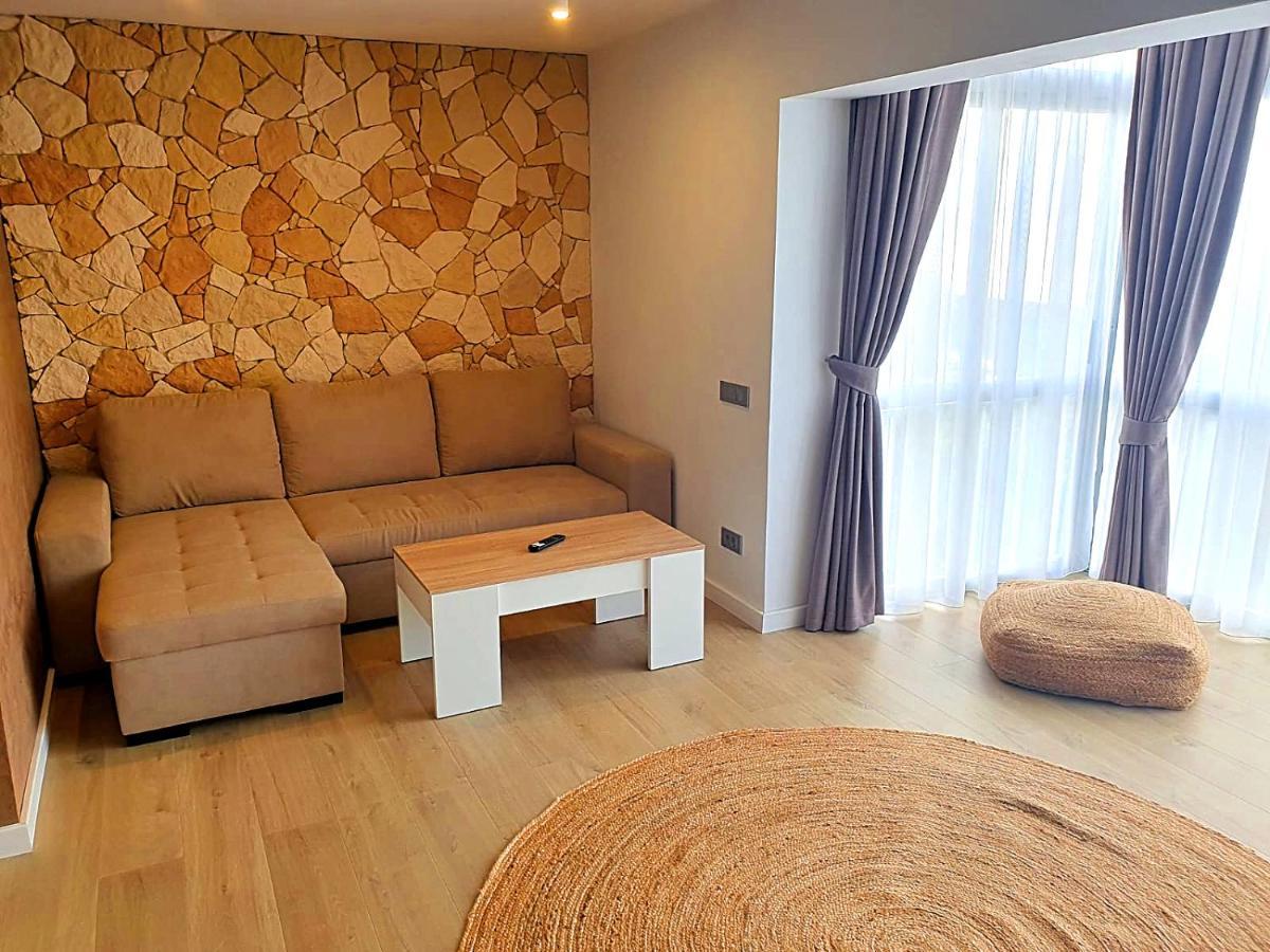 First Line Beach Beautiful Two Bedrooms بينايدورم المظهر الخارجي الصورة
